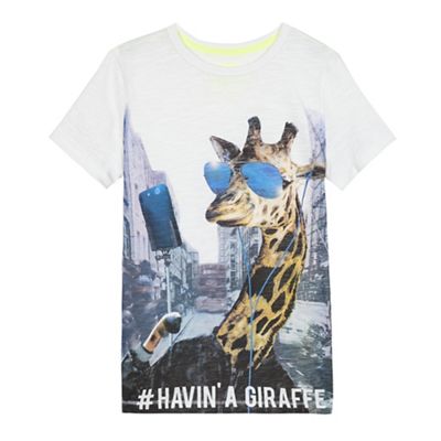Boys' white giraffe print t-shirt